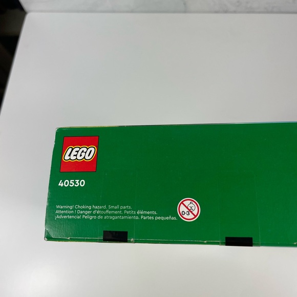 LEGO Jane Goodall Tribute Set 40530- Retired - New in Box - Factory sealed - Picture 5 of 6